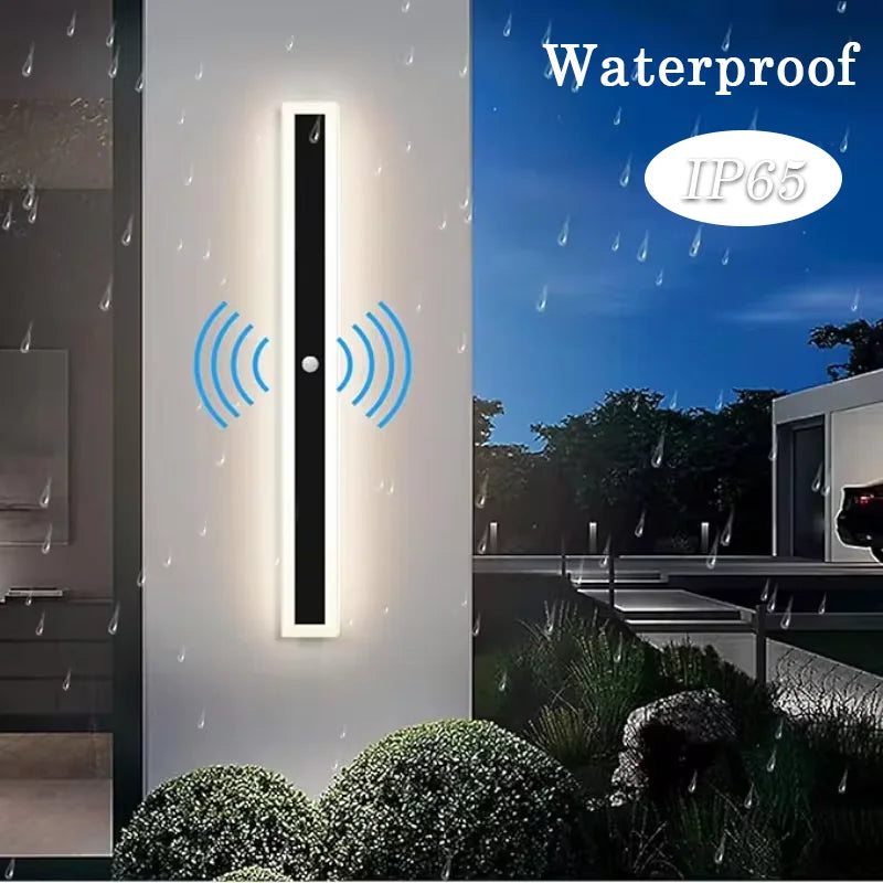 Outdoor wall light with motion sensor